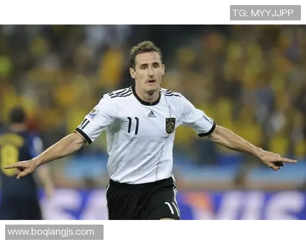 丹麦足球界的高个明星球员盘点与成就分析